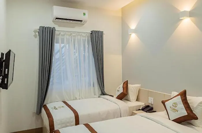 Khách sạn Yurii 2*